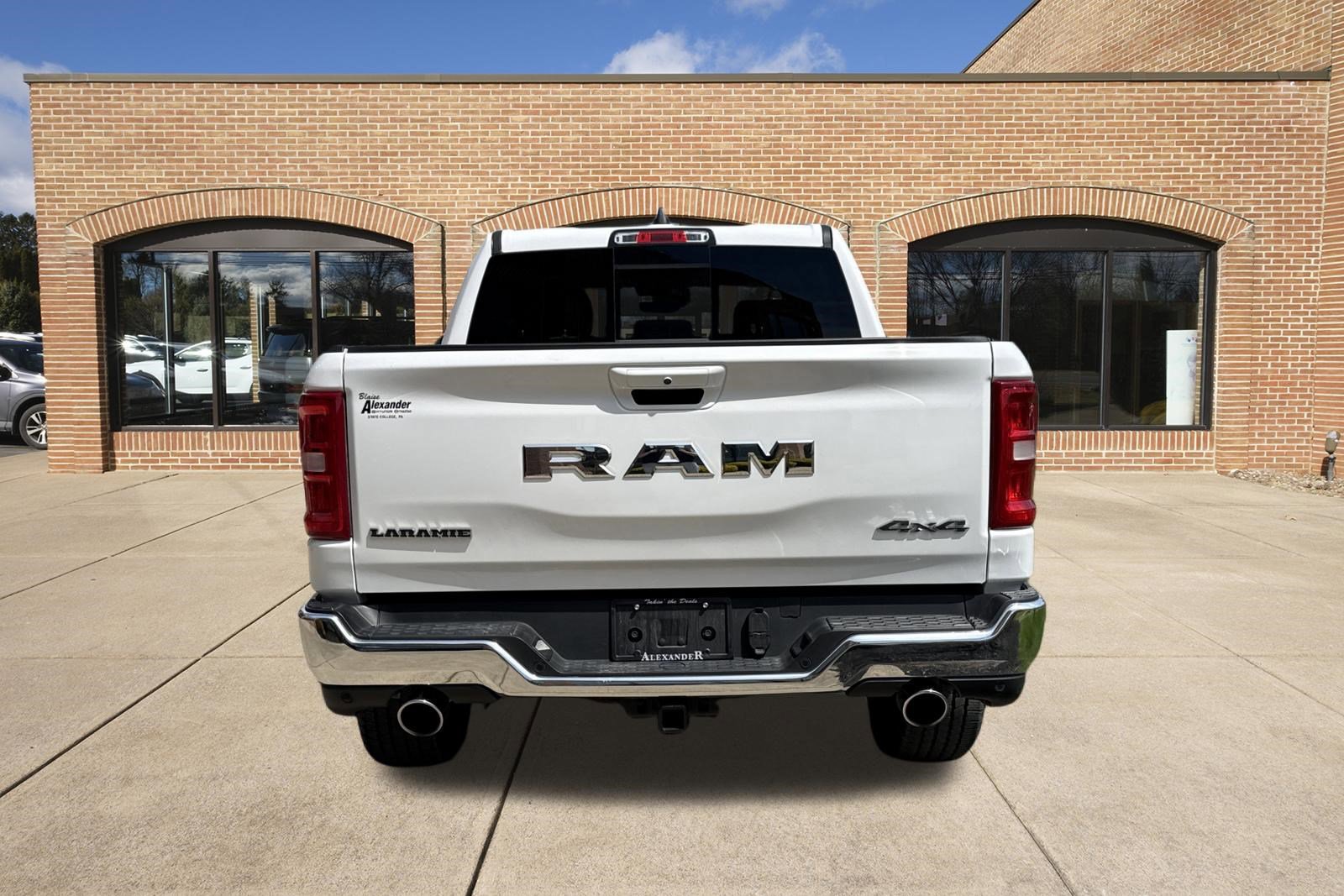 Used 2026 RAM 1500 Laramie AWD/4WD image 4