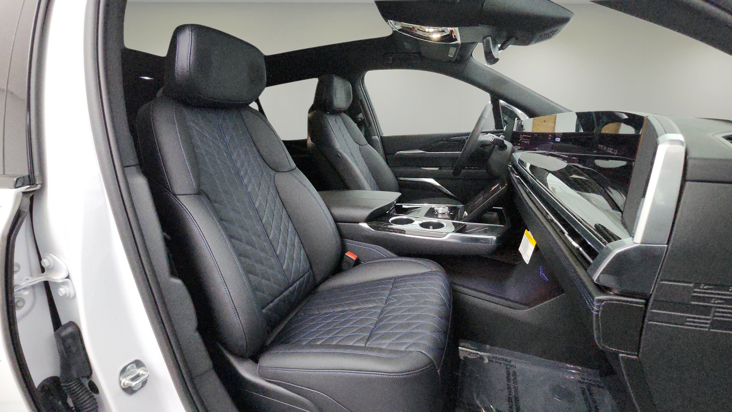 New 2025 Cadillac Escalade IQ Luxury 1 image 29