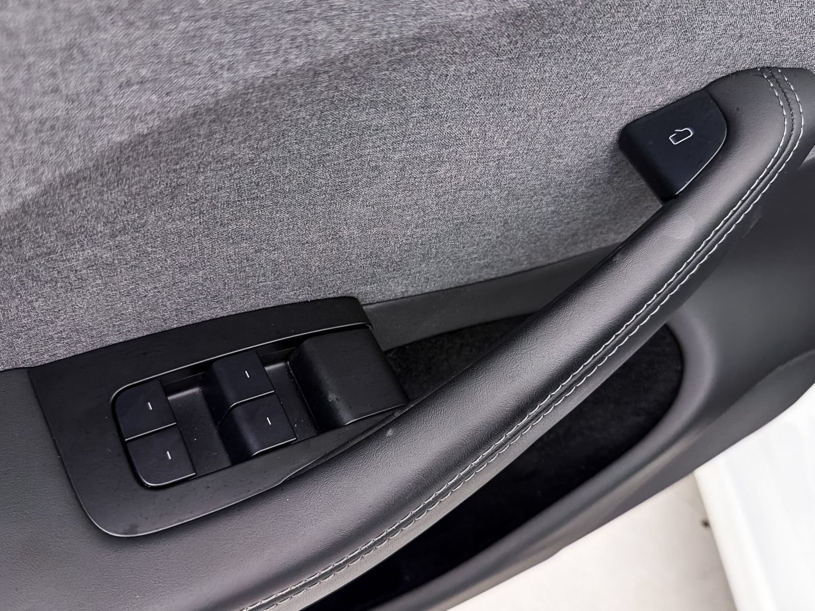 Used 2024 Tesla Model 3 Standard Range RWD image 18