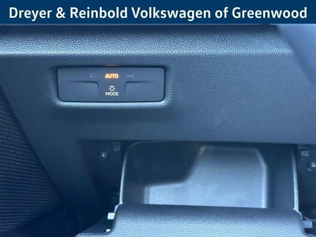 New 2025 Volkswagen Tiguan SE R-Line image 19