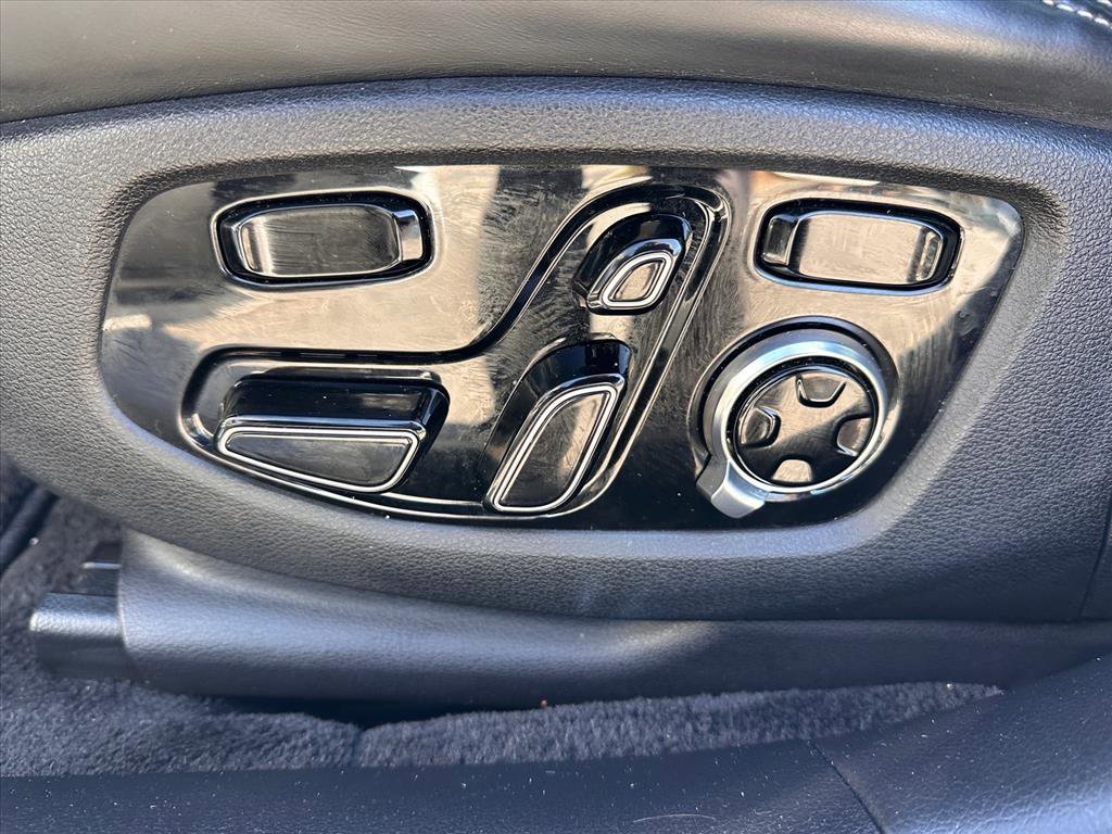 Used 2017 Genesis G90 3.3T Premium image 18