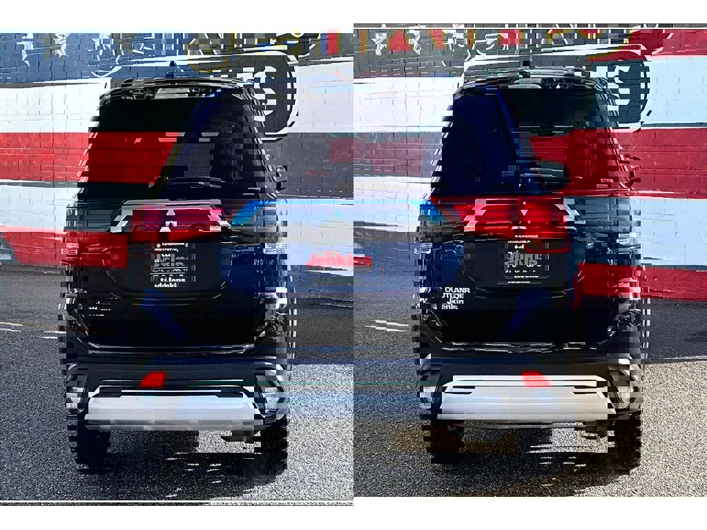 Used 2020 Mitsubishi Outlander ES image 4