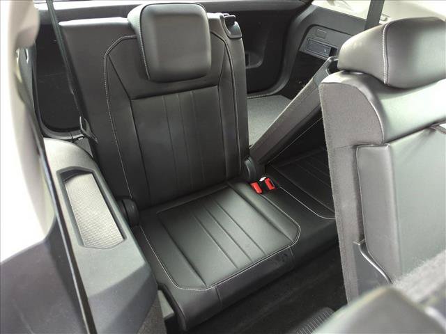 Used 2024 Volkswagen Tiguan SE FWD image 19