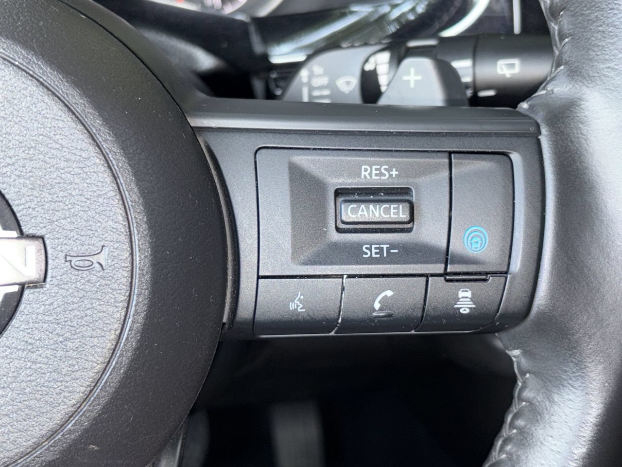 Used 2024 Nissan Pathfinder SV AWD/4WD image 14