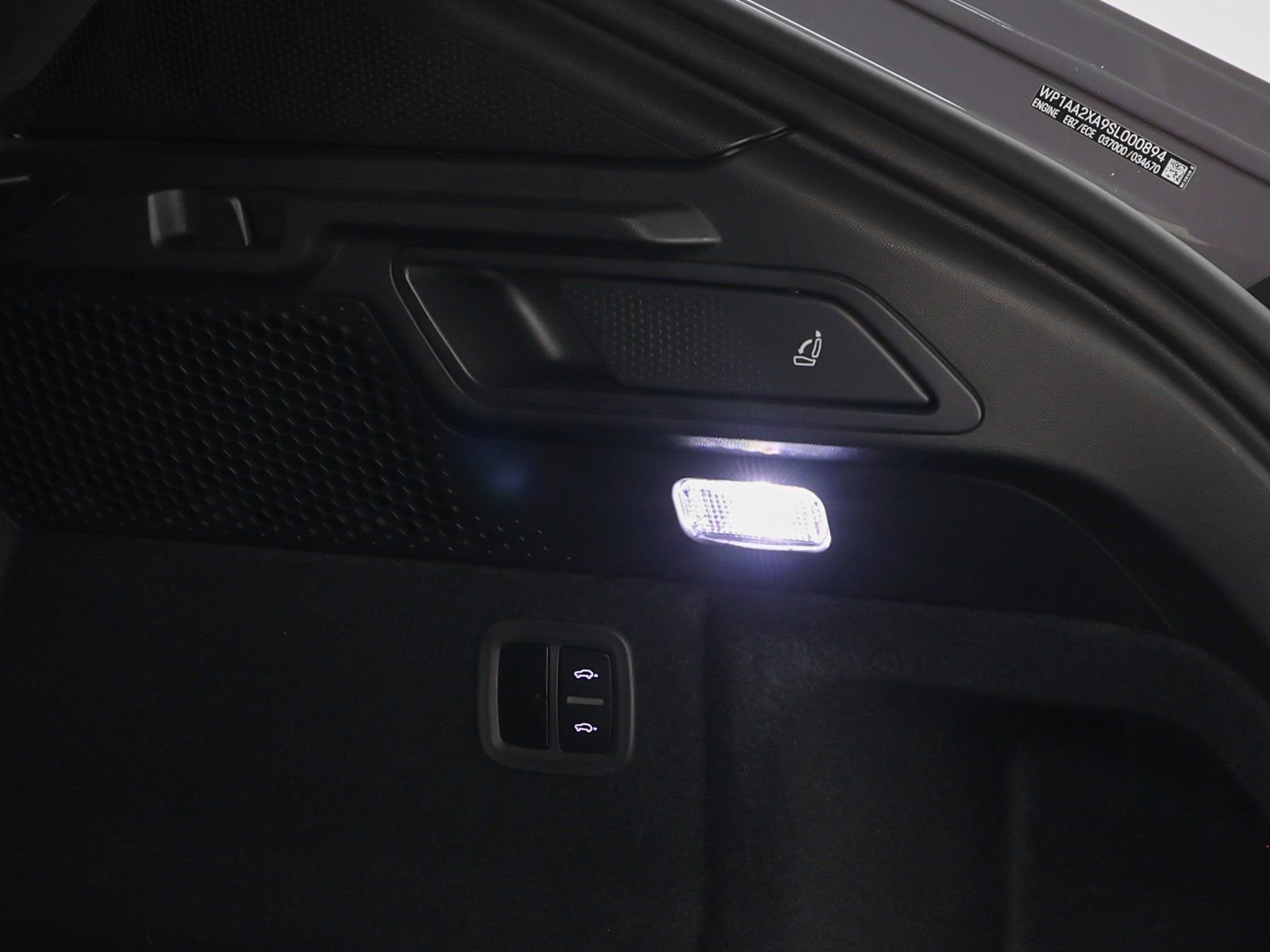 Certified 2025 Porsche Macan 4 Electric image 19