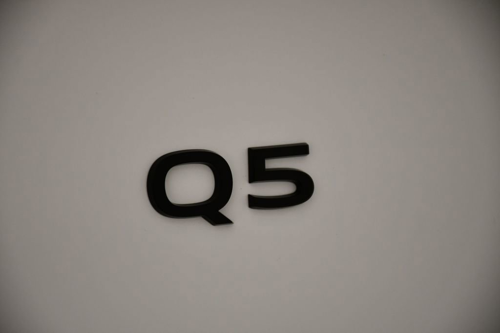 Used 2025 Audi Q5 Premium w/ Convenience Package image 9