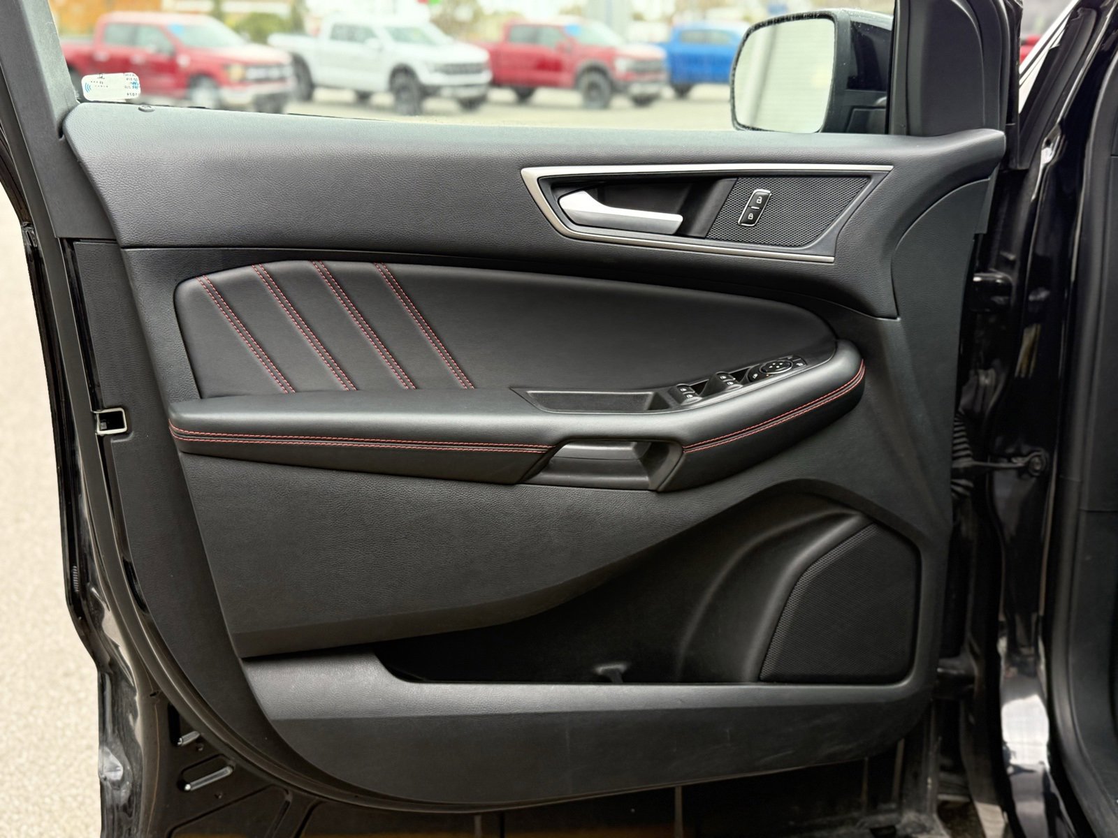 Used 2024 Ford Edge ST-Line image 10