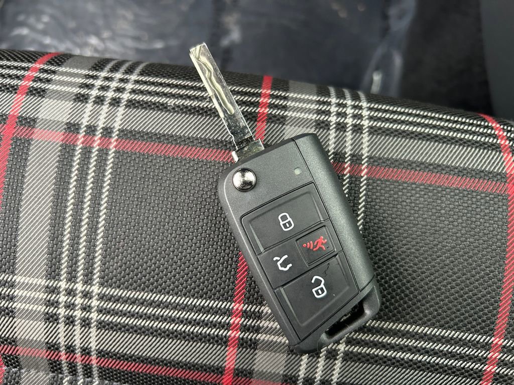 Used 2020 Volkswagen Golf 4-Door image 34