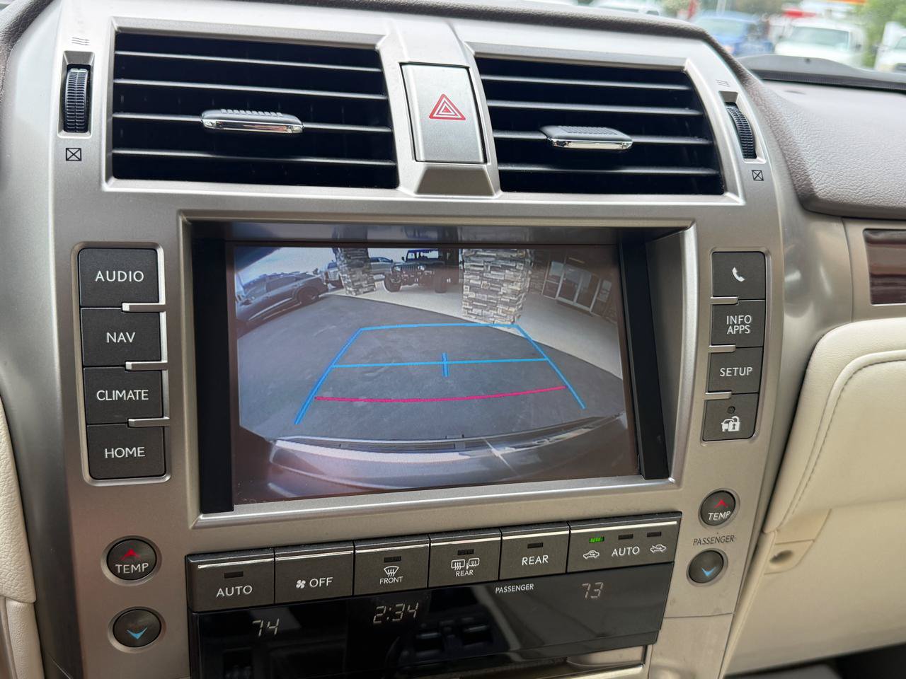 Used 2015 Lexus GX 460 w/ Premium Package AWD/4WD image 25