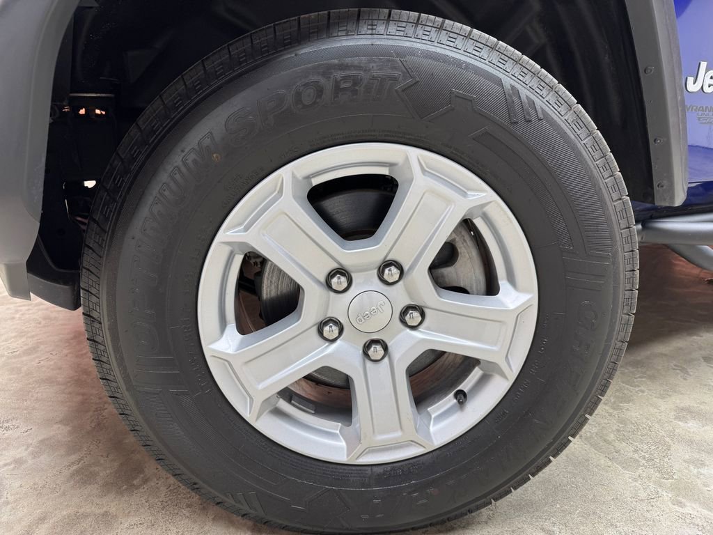 Used 2018 Jeep Wrangler Unlimited Sport S image 29