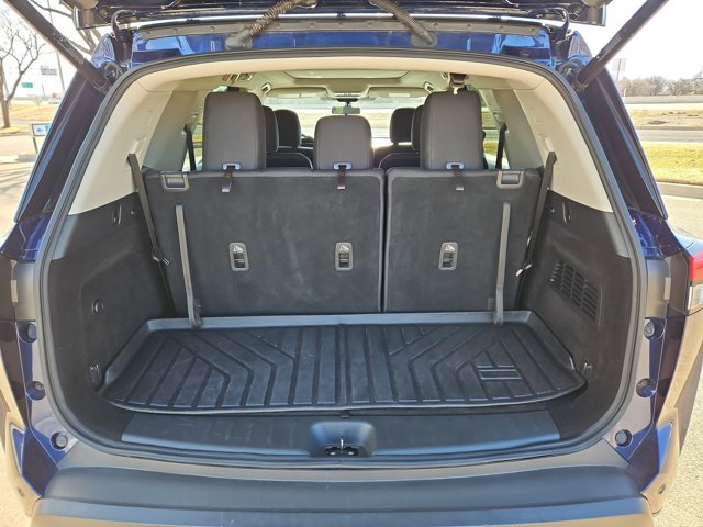 Used 2022 Nissan Pathfinder SV w/ SV Premium Package image 3