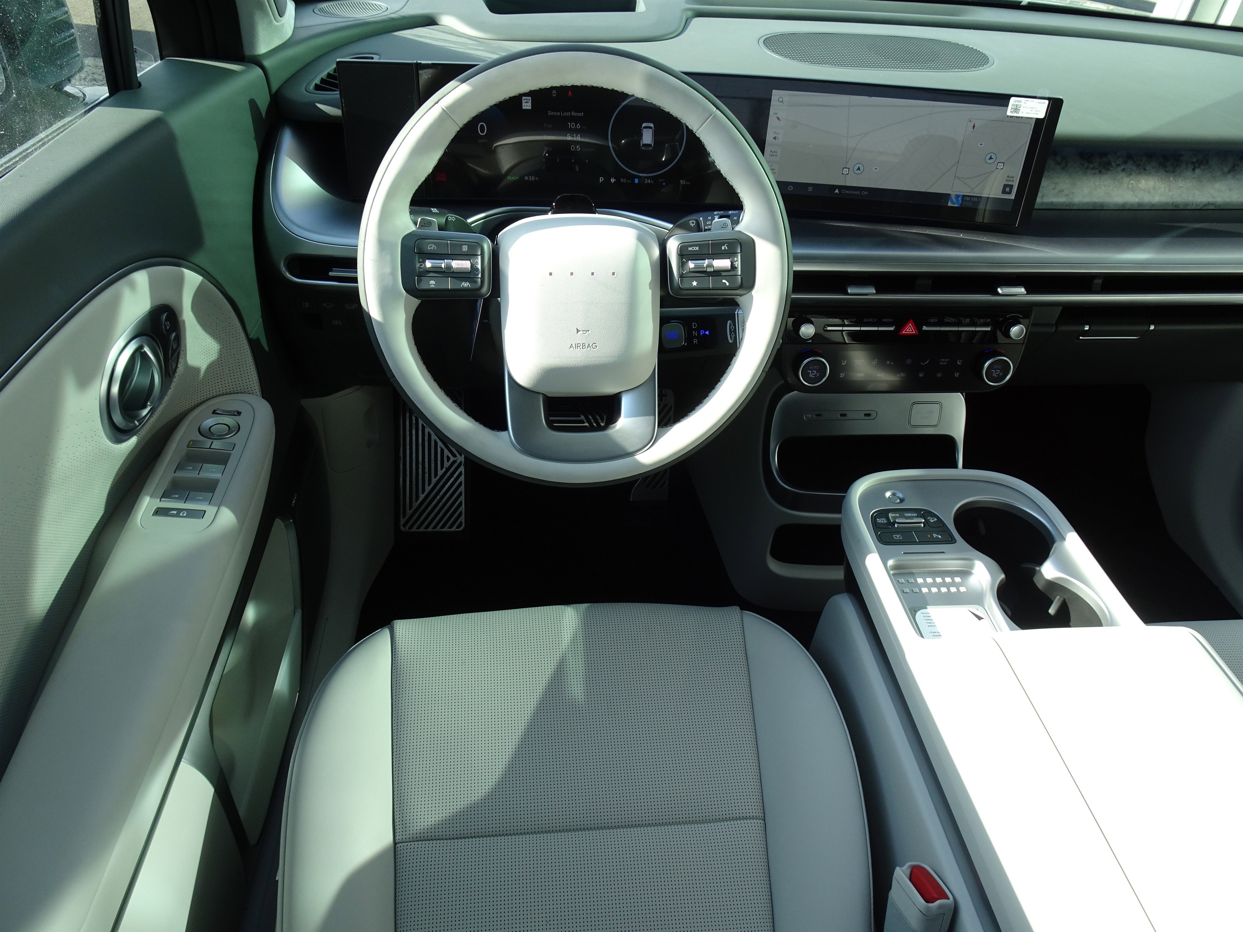 New 2026 Hyundai Ioniq 9 Calligraphy image 10