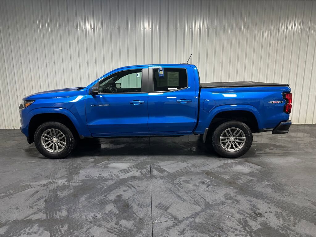 Used 2023 Chevrolet Colorado LT w/ LT Convenience Package II AWD/4WD image 4