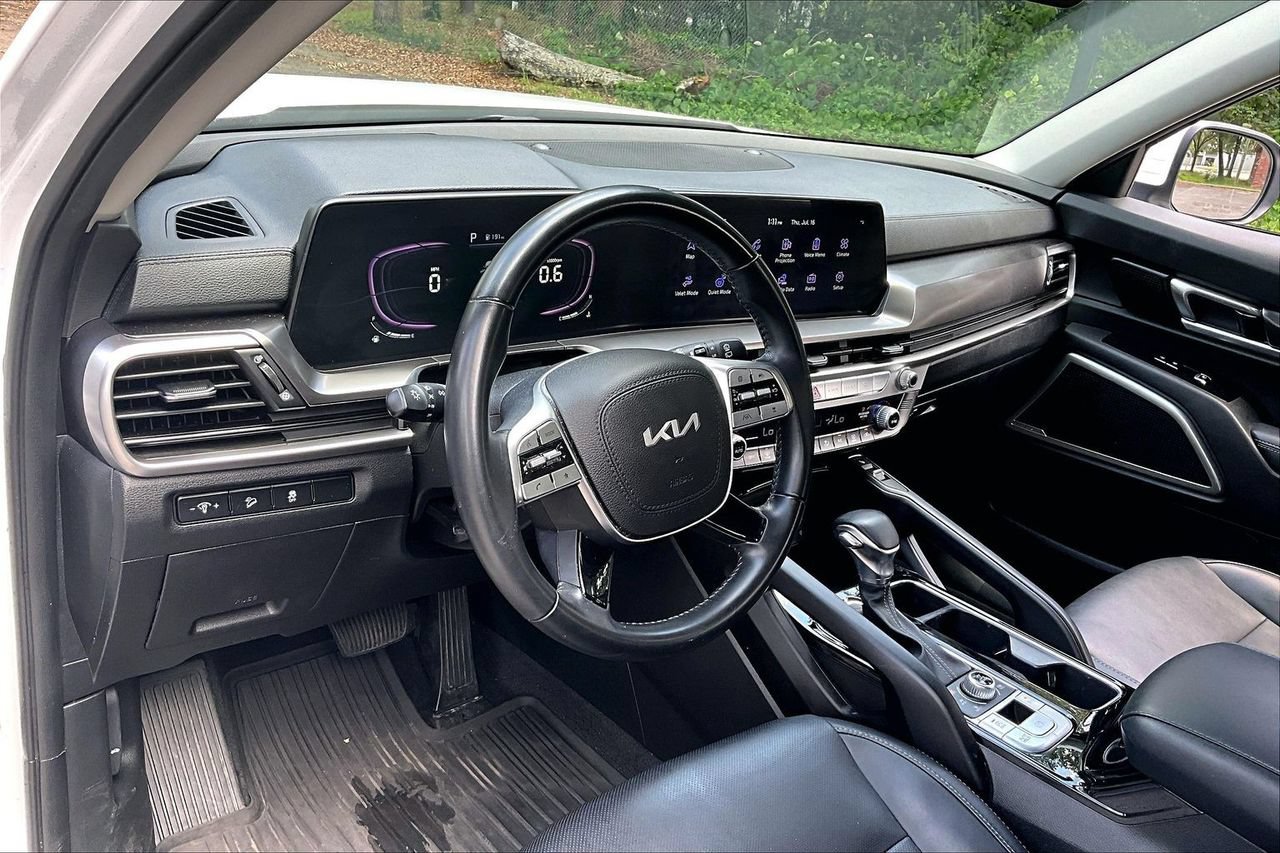 Used 2024 Kia Telluride S AWD/4WD image 14