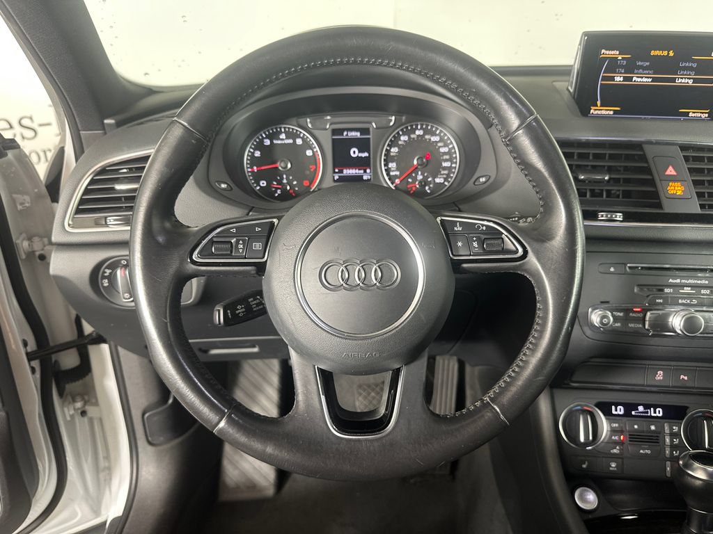 Used 2016 Audi Q3 2.0T Prestige AWD/4WD image 24