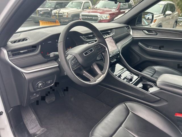 Used 2024 Jeep Grand Cherokee L Limited w/ Luxury Tech Group II image 8