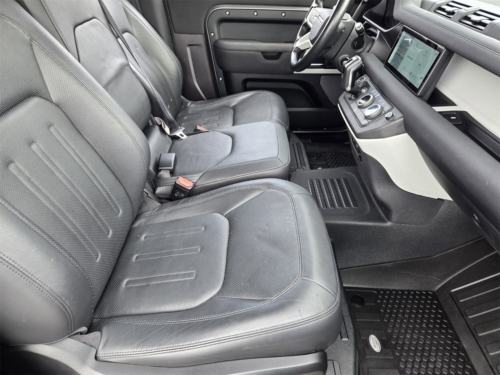 Used 2021 Land Rover Defender 90 First Edition image 12