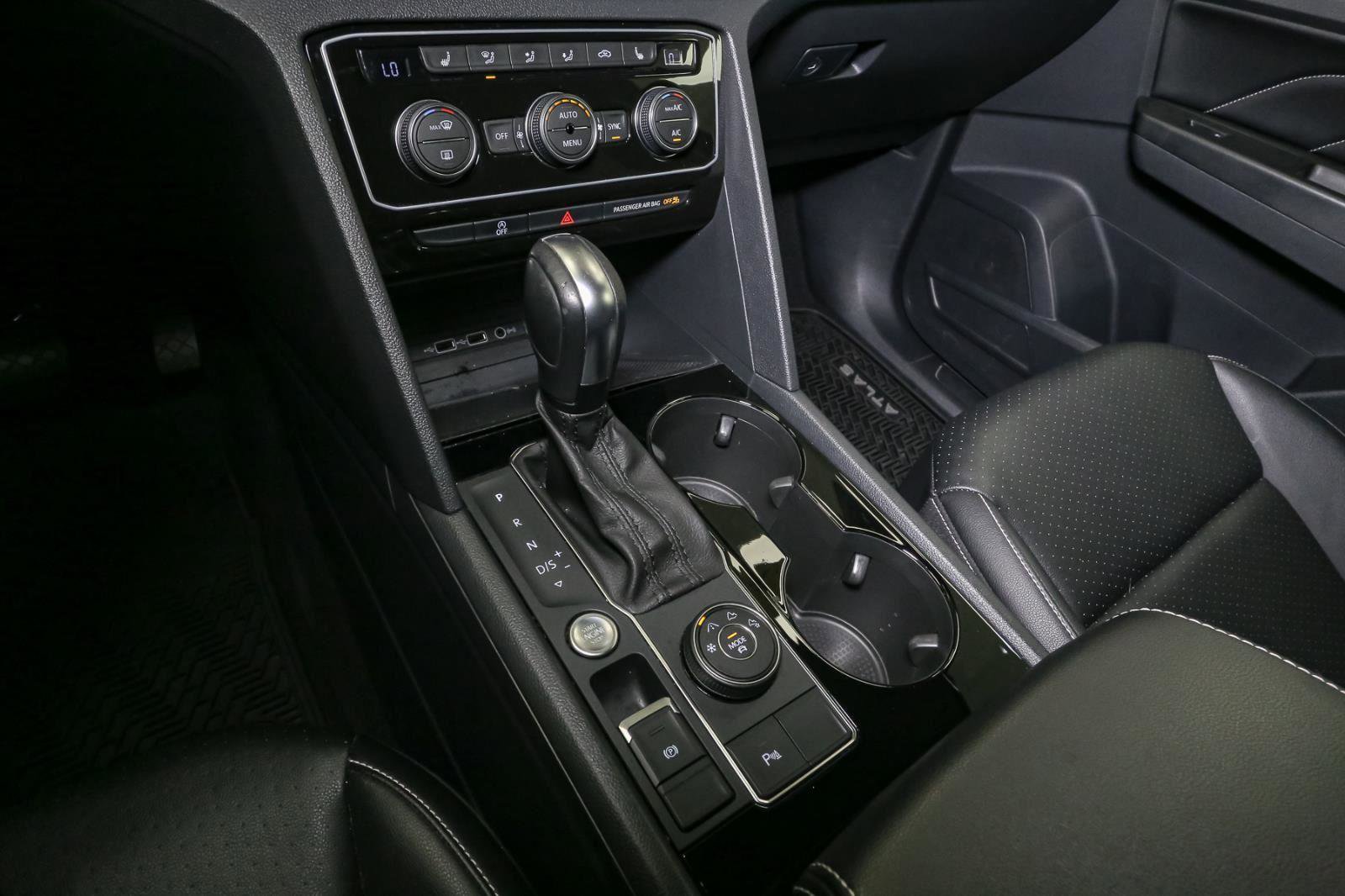 Certified 2020 Volkswagen Atlas Cross Sport SEL image 37