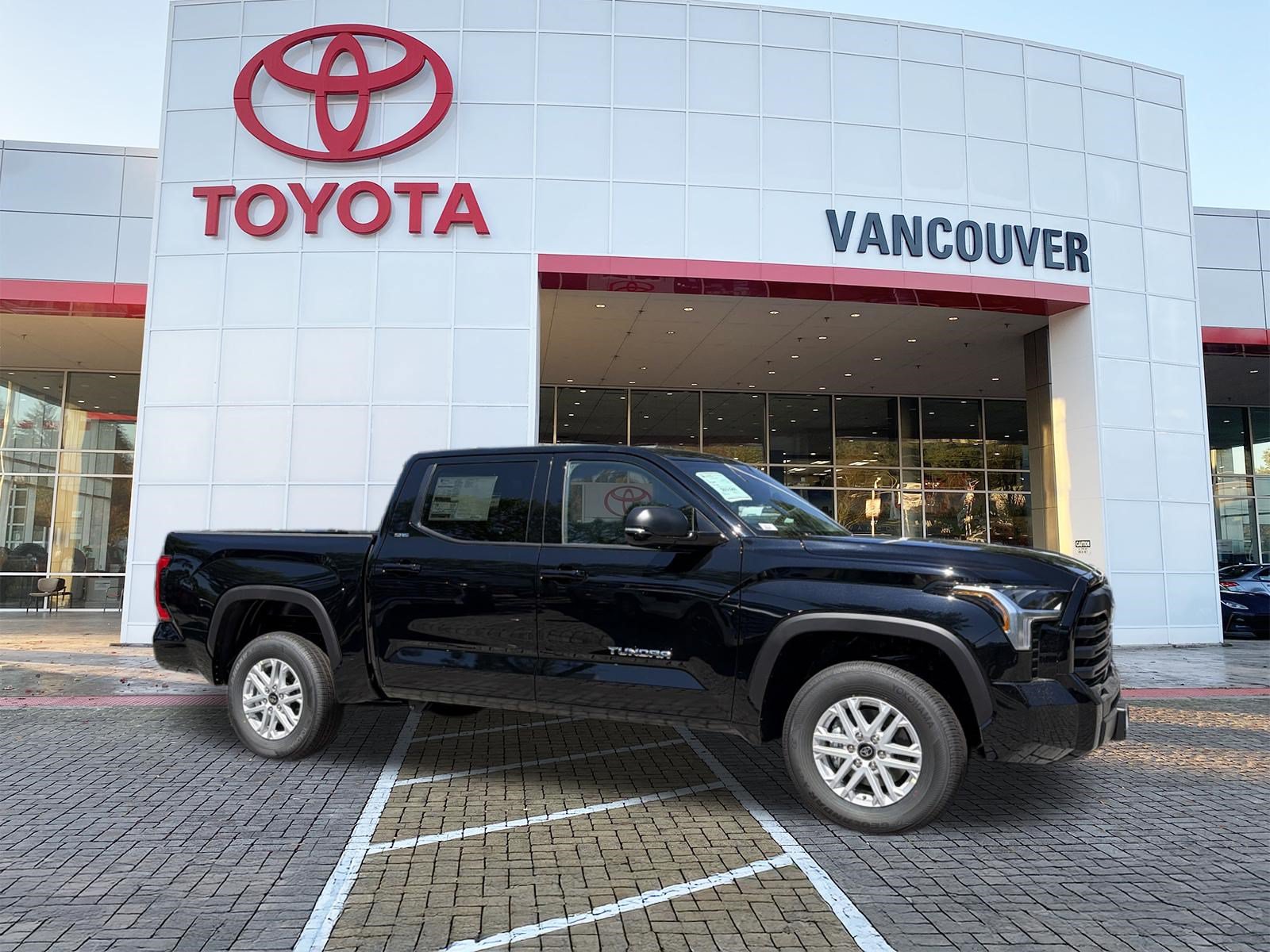 New 2026 Toyota Tundra SR5 w/ SR5 Premium Package