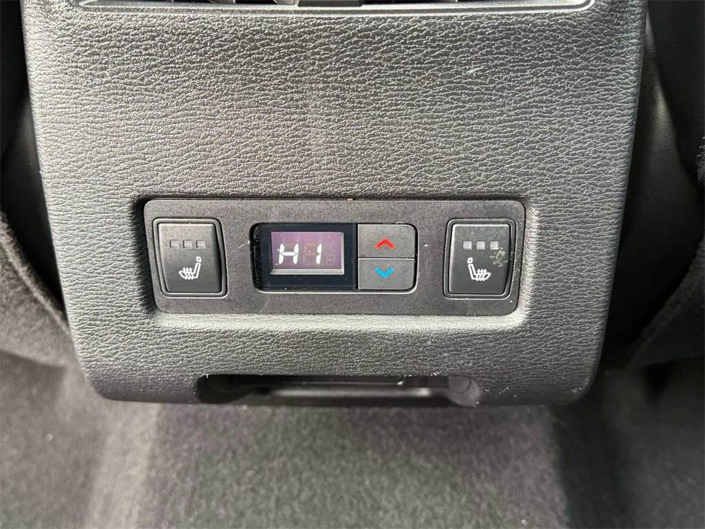 Used 2023 Mitsubishi Outlander AWD image 20