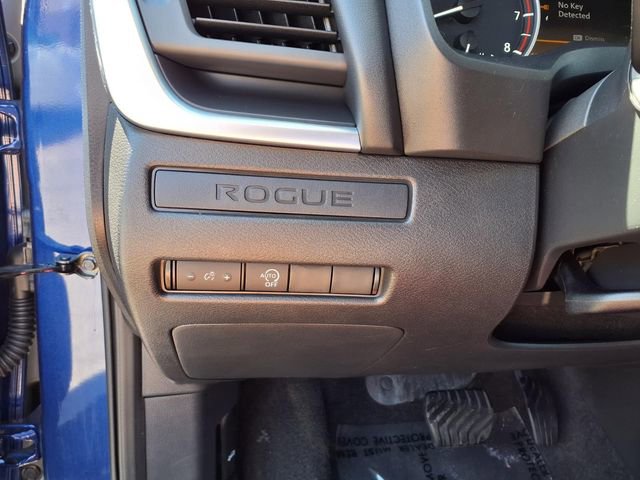 Used 2023 Nissan Rogue S image 14