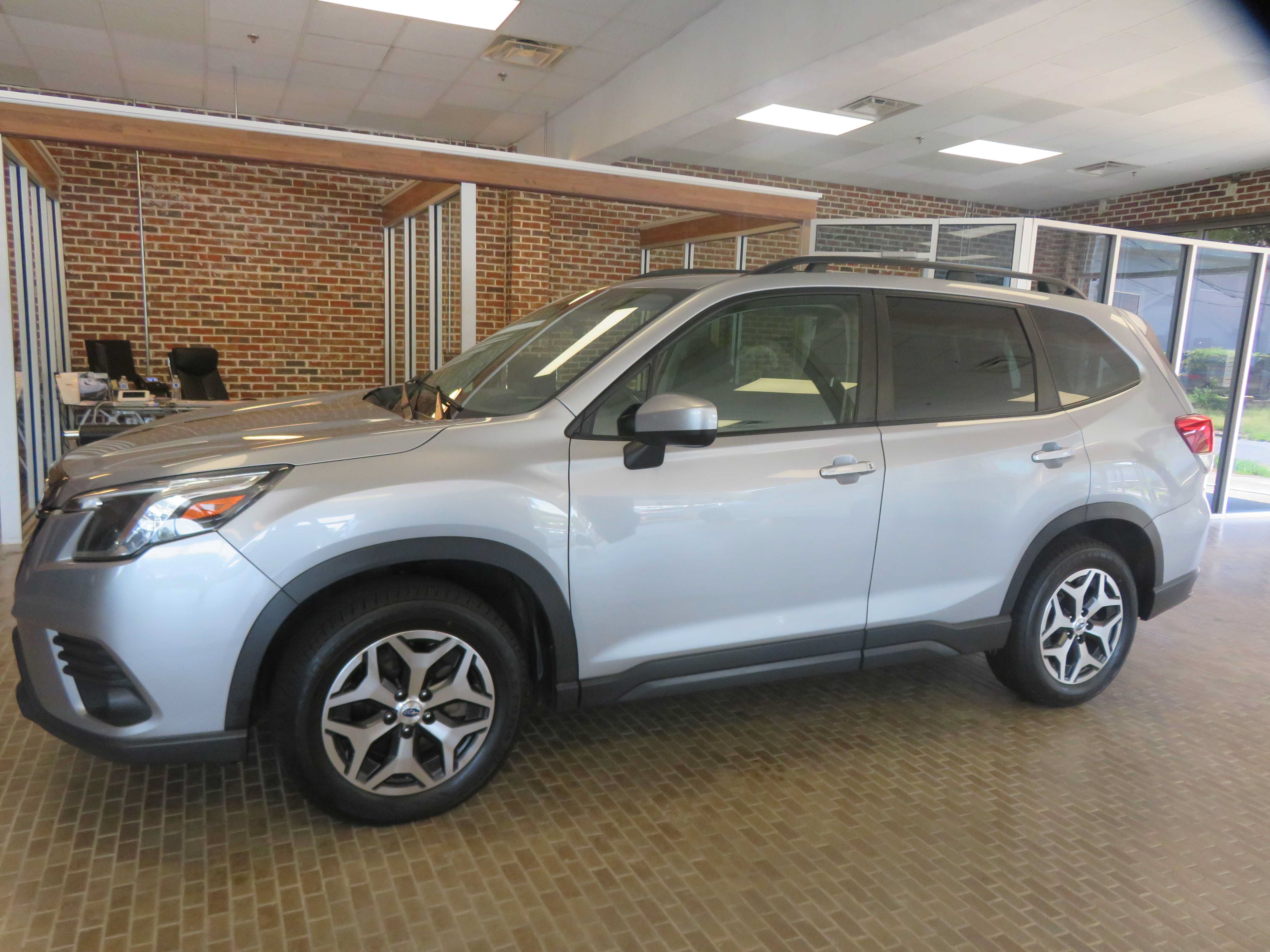 Used 2023 Subaru Forester Premium AWD/4WD image 76