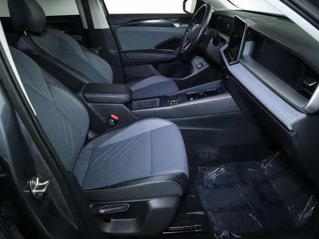 Certified 2025 Volkswagen Tiguan SE AWD/4WD image 33