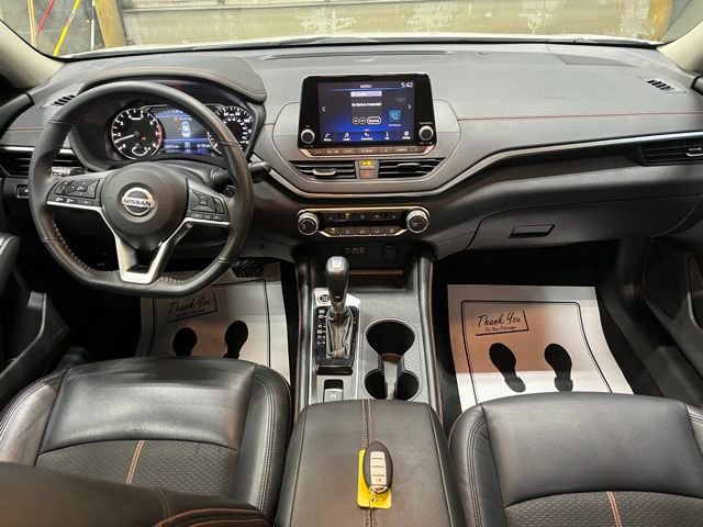 Used 2022 Nissan Altima 2.5 SR w/ Midnight Edition Package image 5