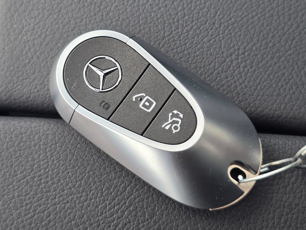 Used 2026 Mercedes-Benz GLC 300 4MATIC image 34