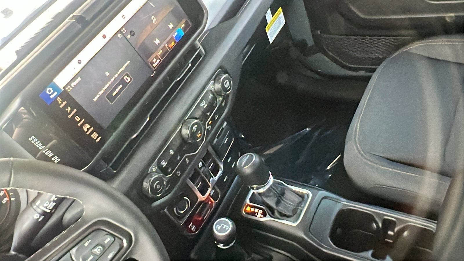 New 2025 Jeep Gladiator Willys image 25