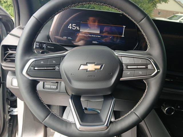 New 2025 Chevrolet Silverado EV LT image 15