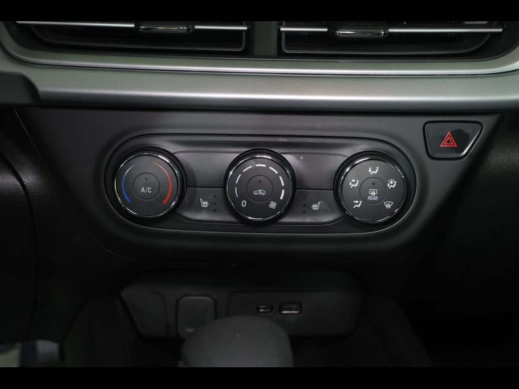Certified 2025 Chevrolet Trax LS w/ LS Convenience Package FWD image 24