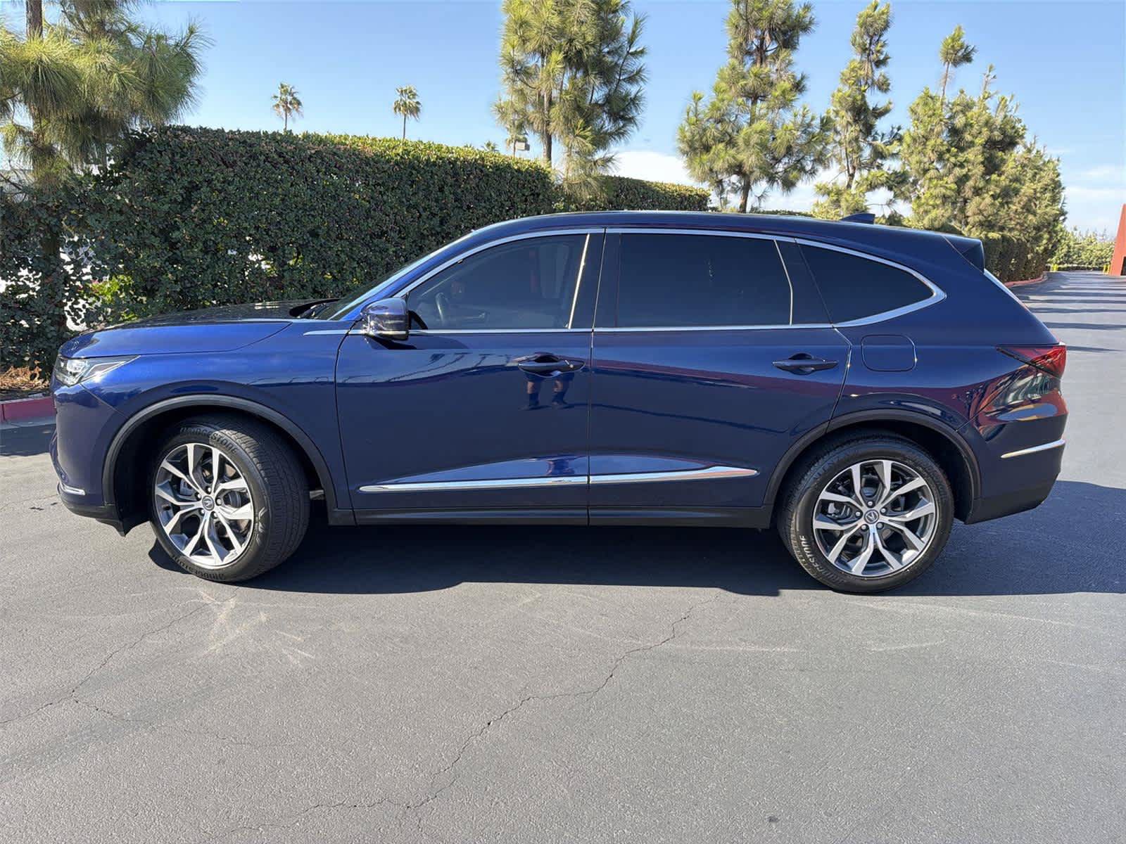 Used 2024 Acura MDX w/ Technology Package AWD/4WD image 3