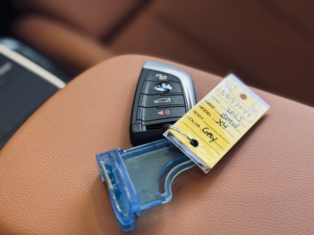 New 2025 BMW X4 xDrive30i w/ Premium Package image 40