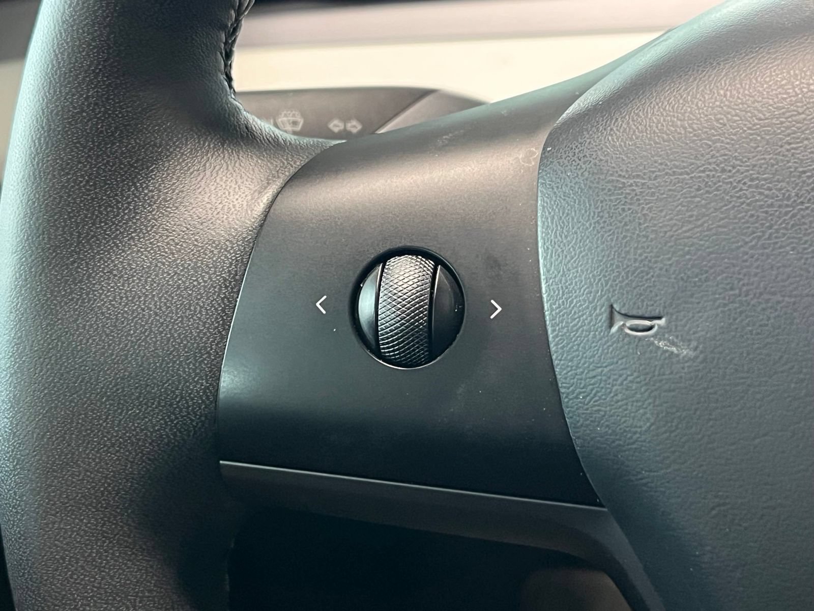 Used 2023 Tesla Model Y Long Range AWD/4WD image 30