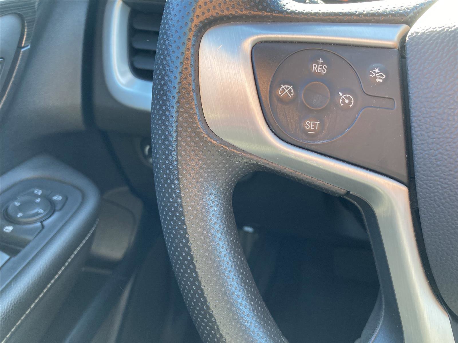 Used 2024 GMC Terrain SLE image 21