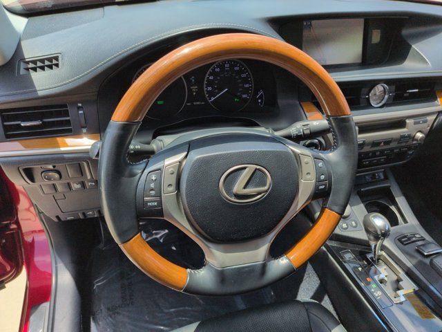 Used 2013 Lexus ES 300h w/ Luxury Pkg FWD image 18