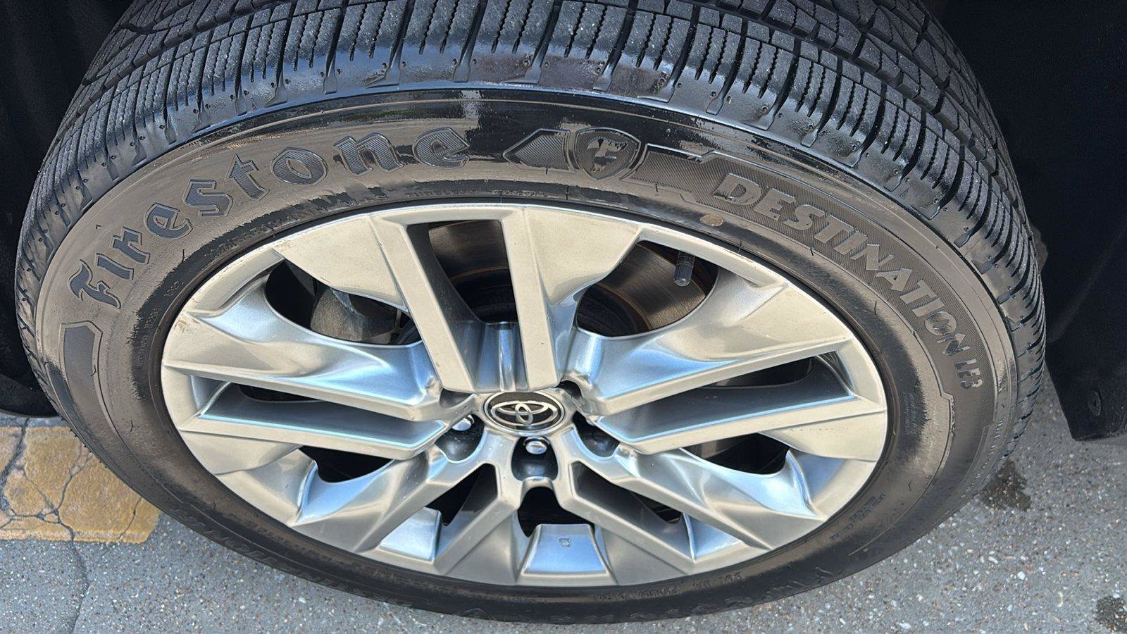 Used 2022 Toyota RAV4 XLE Premium FWD image 13