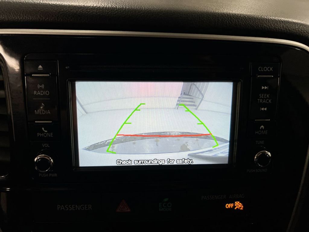 Used 2016 Mitsubishi Outlander SE AWD/4WD image 15