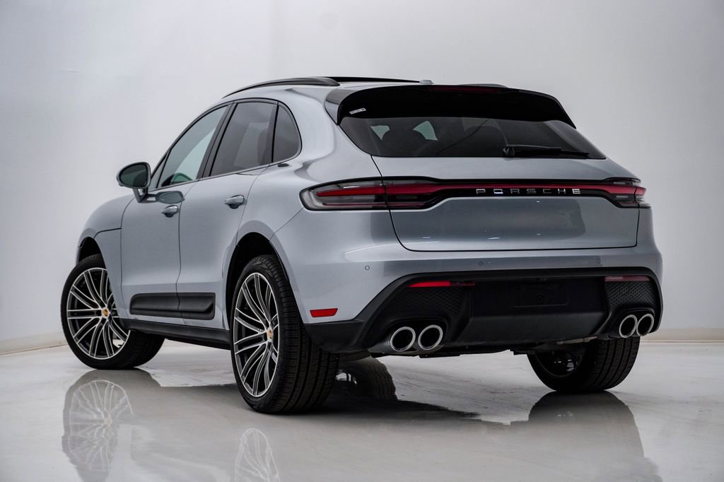 Certified 2026 Porsche Macan AWD/4WD image 3