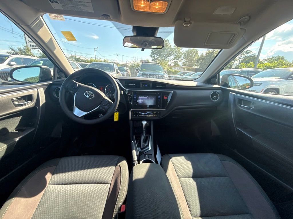 Used 2018 Toyota Corolla LE FWD image 11