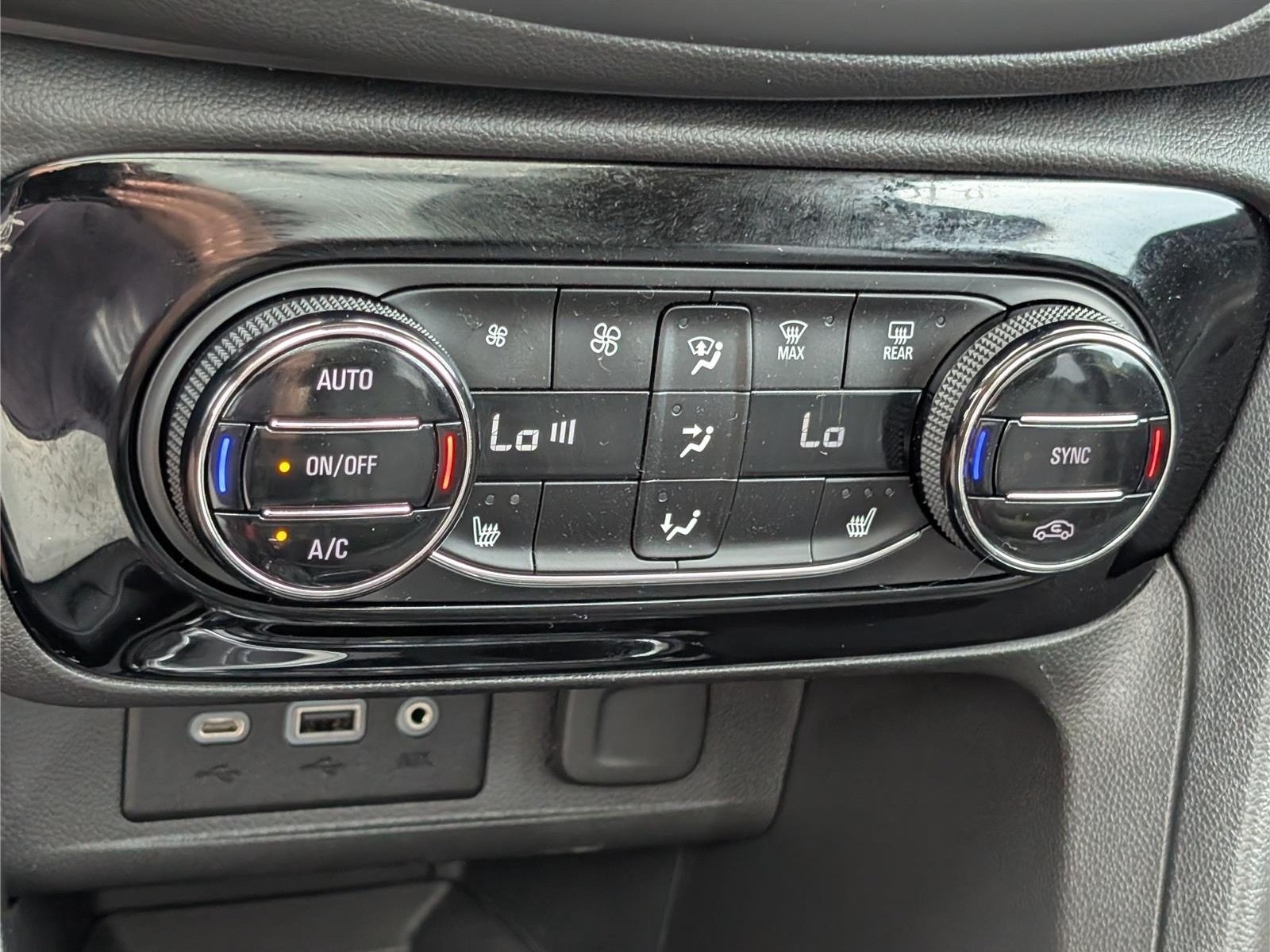 Used 2023 Buick Encore GX Essence w/ Experience Buick Package AWD/4WD image 26