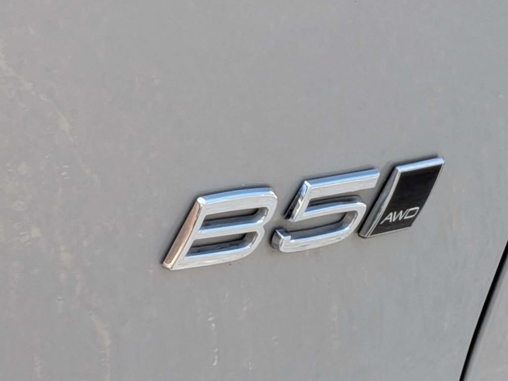 Certified 2023 Volvo XC40 B5 Ultimate w/ Climate Package AWD/4WD image 14