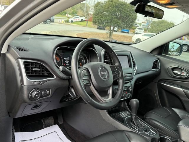 Used 2019 Jeep Cherokee Latitude Plus image 16