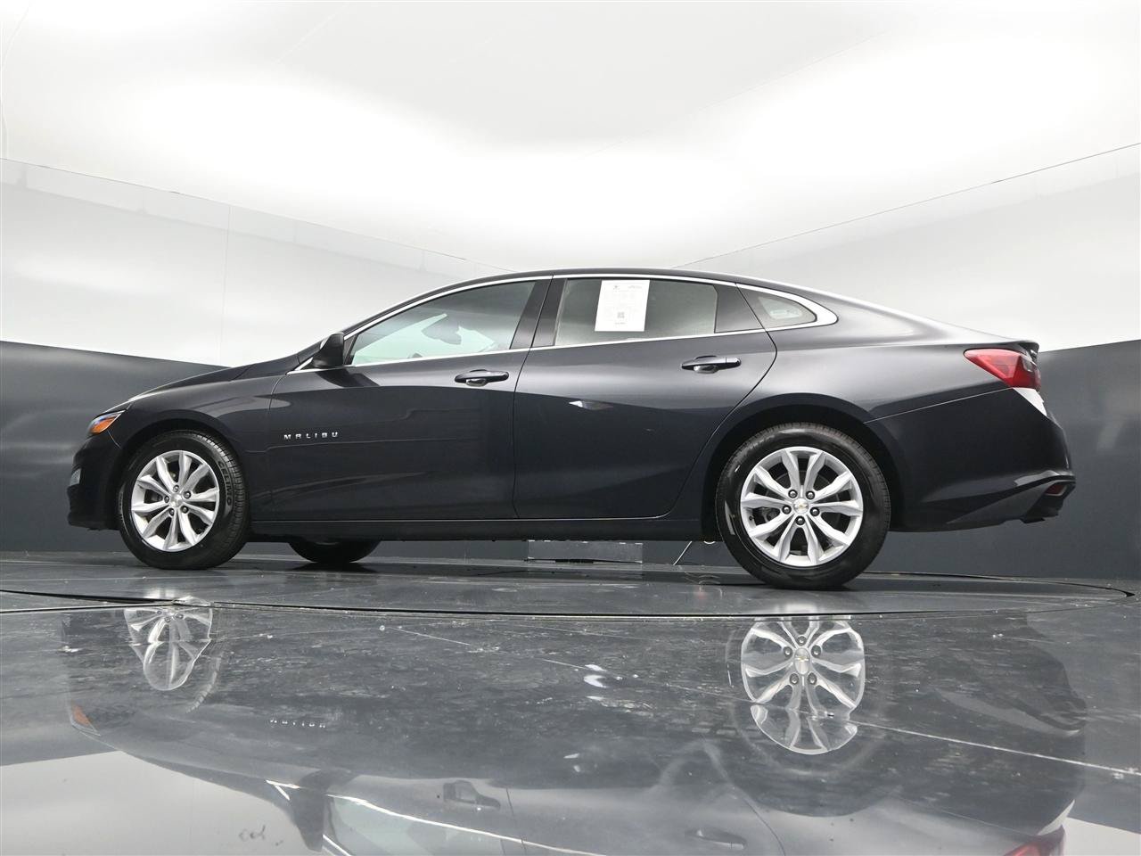 Used 2023 Chevrolet Malibu LT FWD image 35