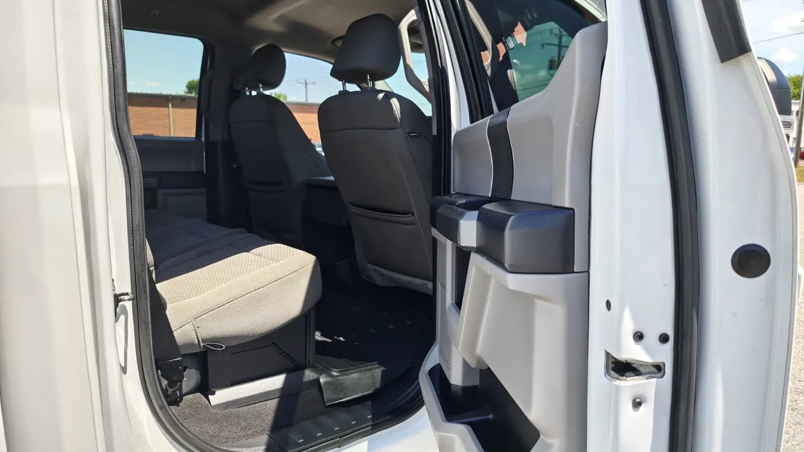 Used 2022 Ford F350 XLT w/ Black Appearance Package AWD/4WD image 13