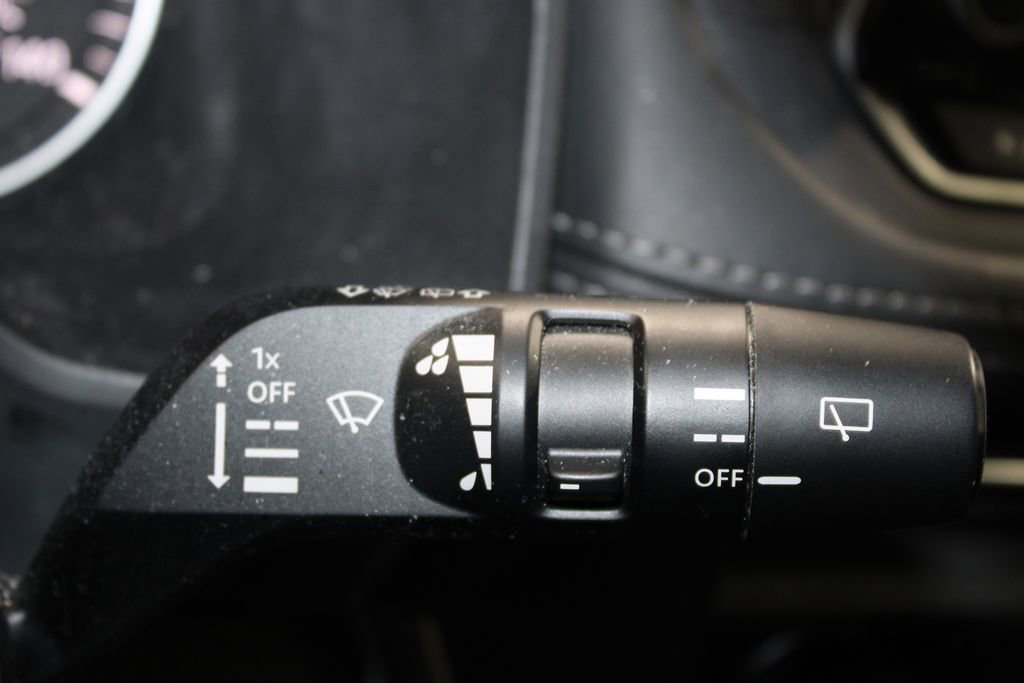 Used 2023 Nissan Rogue SV AWD/4WD image 23