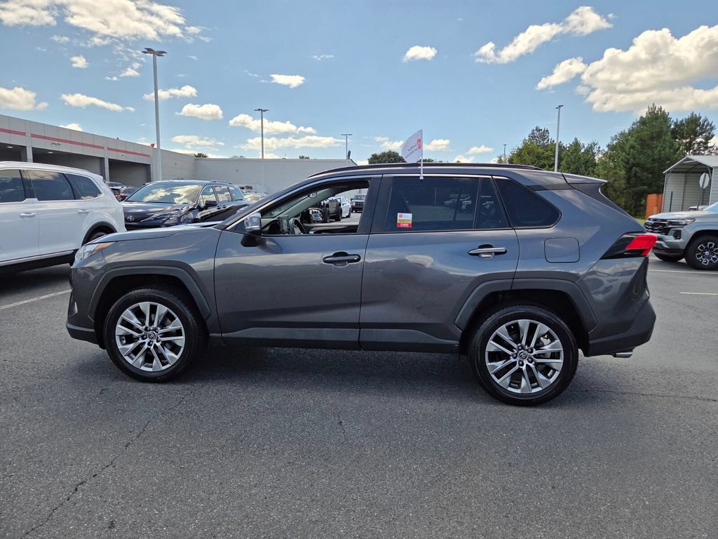 Certified 2022 Toyota RAV4 XLE Premium FWD image 4