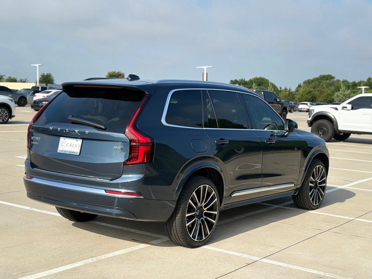 New 2026 Volvo XC90 B5 Plus w/ Protection Package Premier AWD/4WD image 5