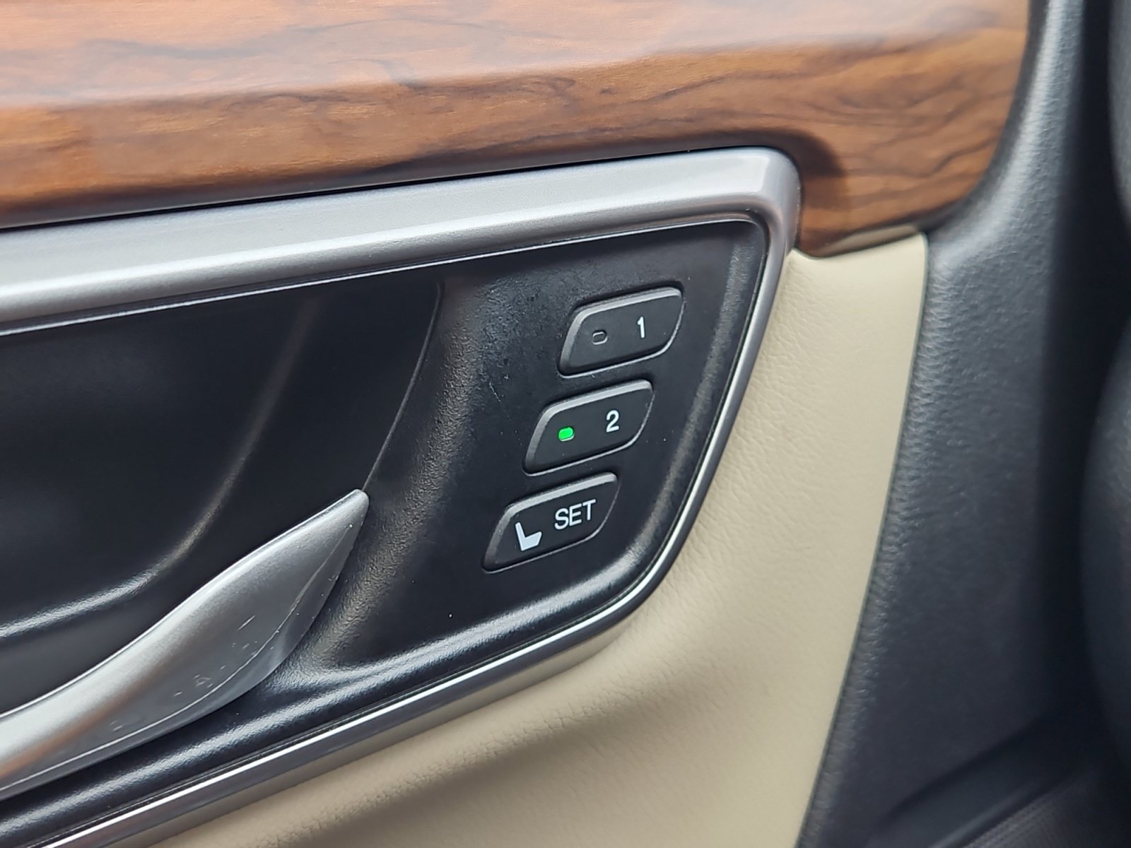 Used 2022 Honda CR-V Touring image 16